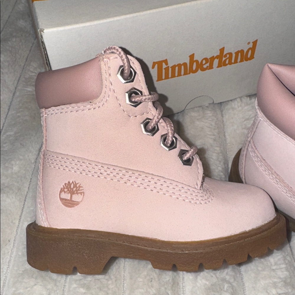 Baby girl’s Timberland pink classic boots, size 4.5 M toddler’s